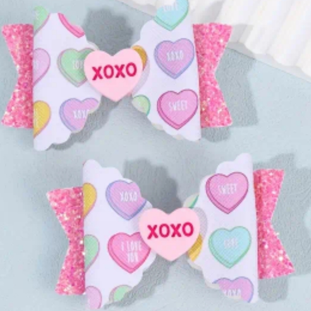 Pair of hairbows cute xoxo pattern